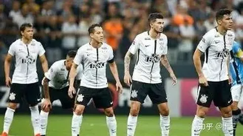 张伟丽成功捍卫UFC冠军宝座 展现中华体育精神与冠军风范